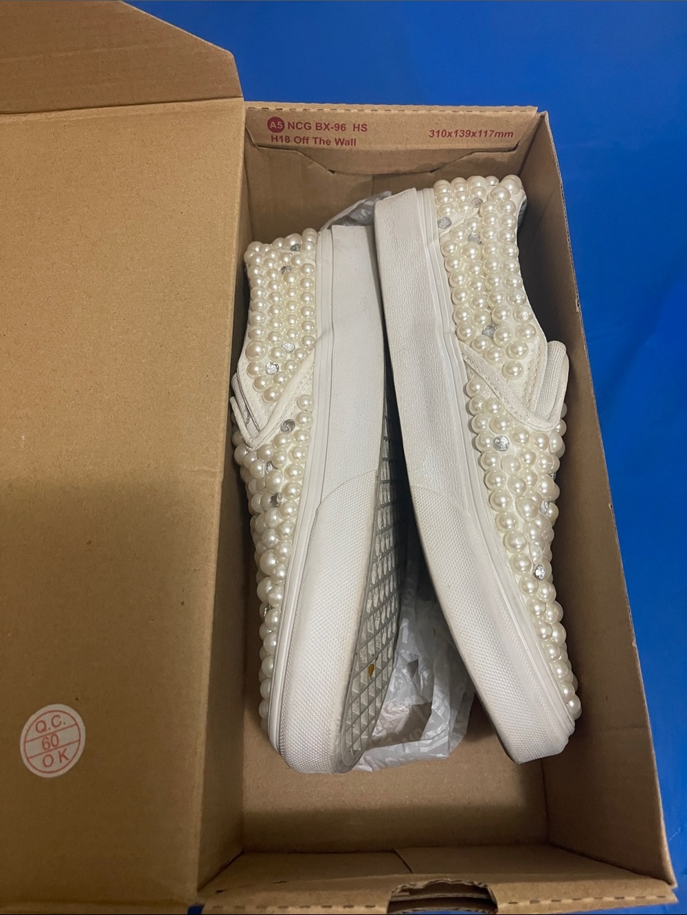 Pearl-Embellished Slip-On Women’s Vans - White
